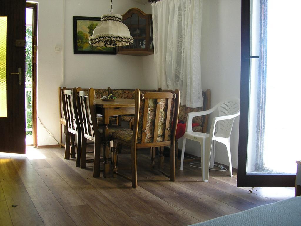 Apartment Bilic Klenovica Kamer foto